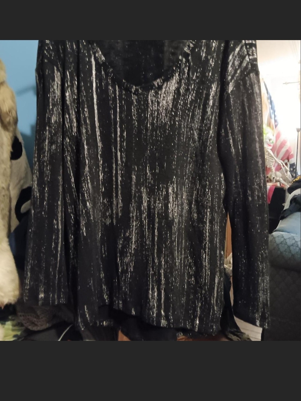 Rock & Republic Black Long-Sleeve Metallic Stripe Top. L